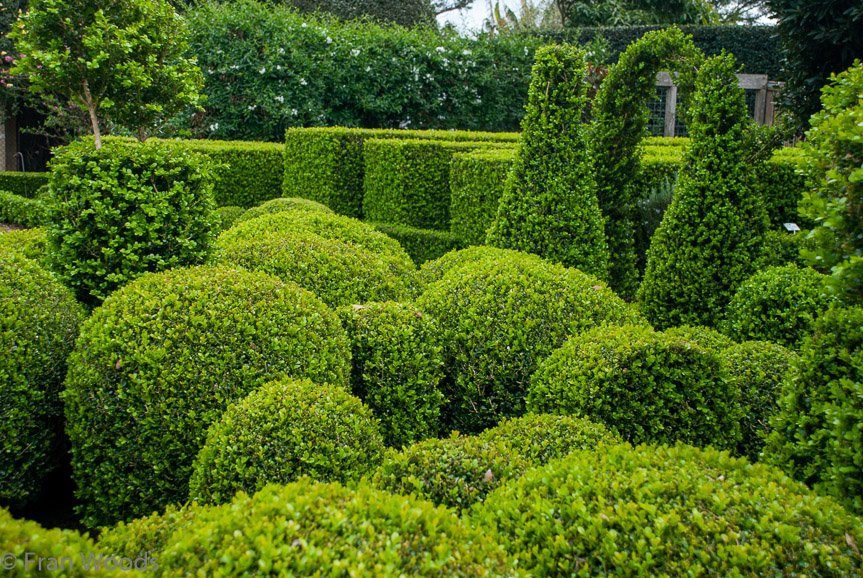 <b>Merribee Gardens, Numbaa</b>