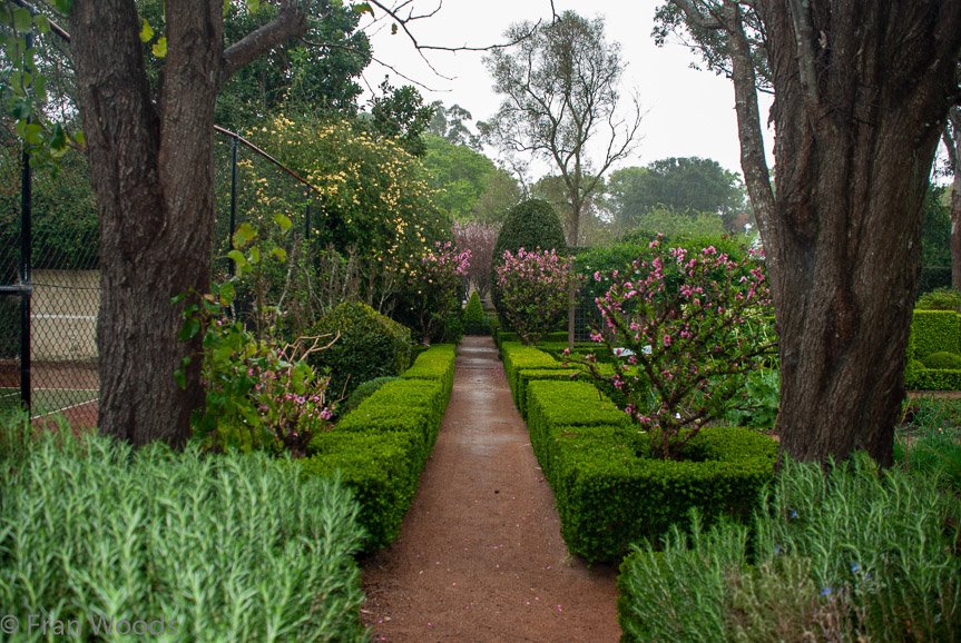 <b>Merribee Gardens, Numbaa</b>